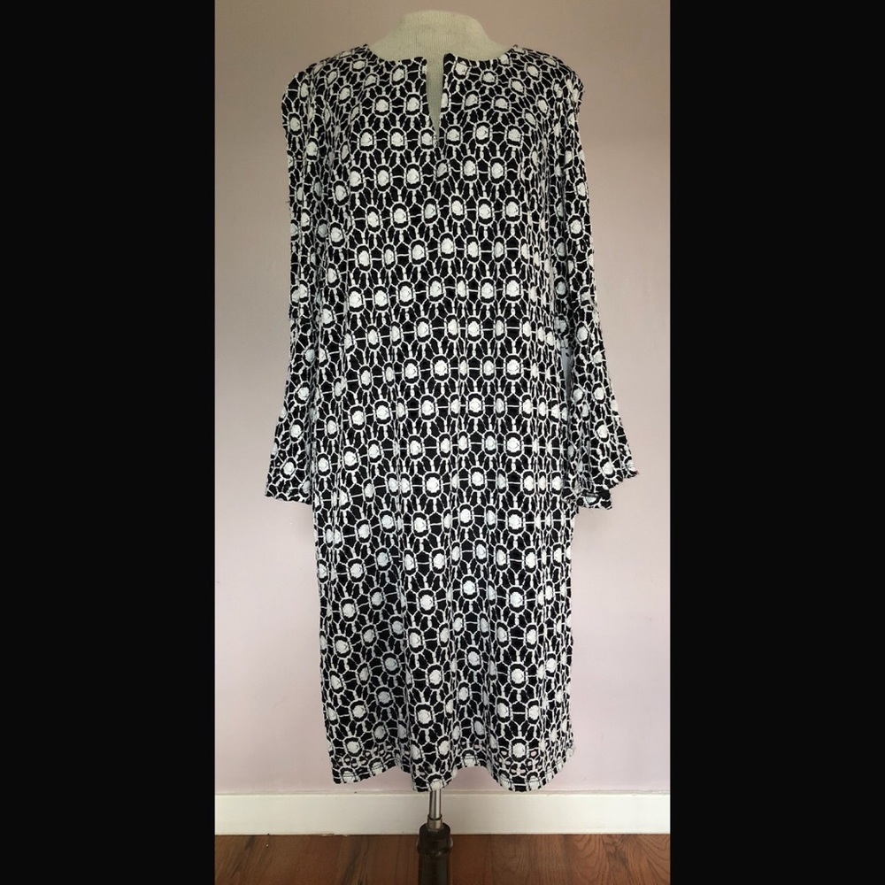 Beautiful Crochet Bell Sleeve Sheath Dress